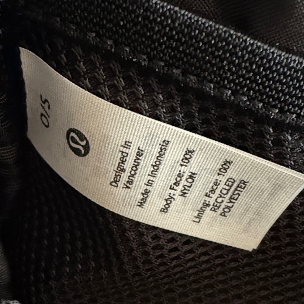 lululemon athletica Black Quilted waist bag
( Fanny pack ) - Picture 5 of 8